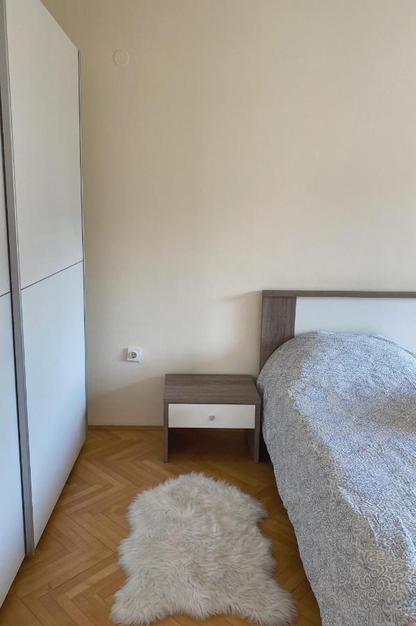 M&C Central Apartment Skopje Exteriör bild